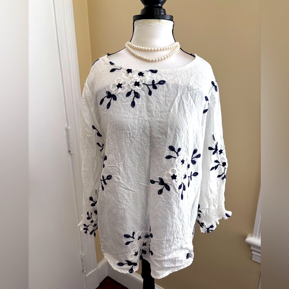 KINDRED Beautiful Top Appliquéd